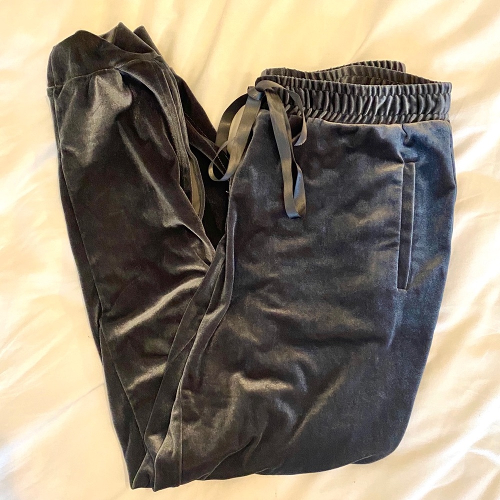 Velvet Joggers - Picture 7 of 9